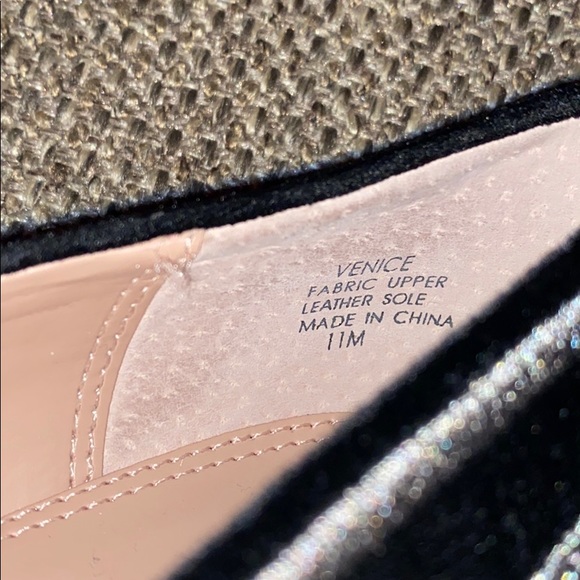 Tahari Velvet Pump - Picture 5 of 5